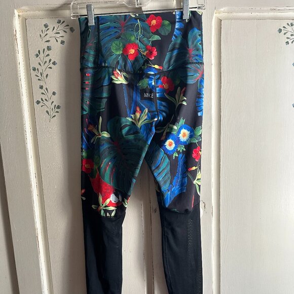 Nike Tropical Print Mesh High Rise Dri Fit Legging sz Medium - Picture 8 of 8